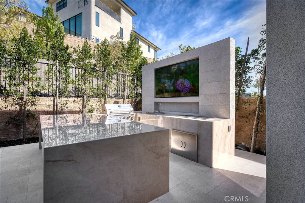 20211 W Liverpool Way