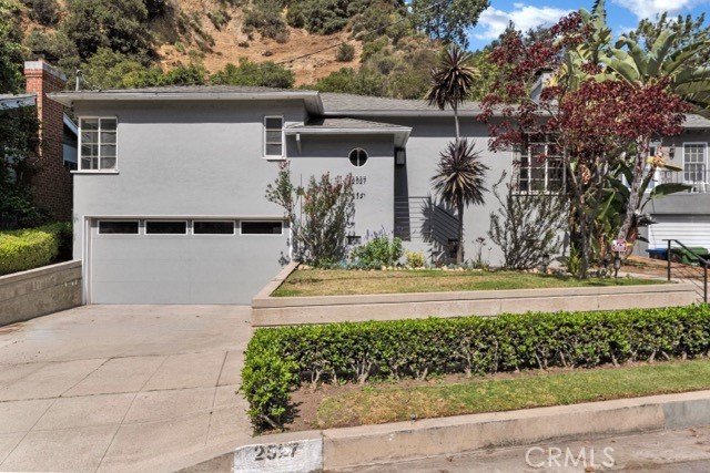 2527 Canyon Drive