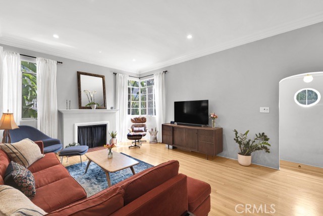 2527 Canyon Drive