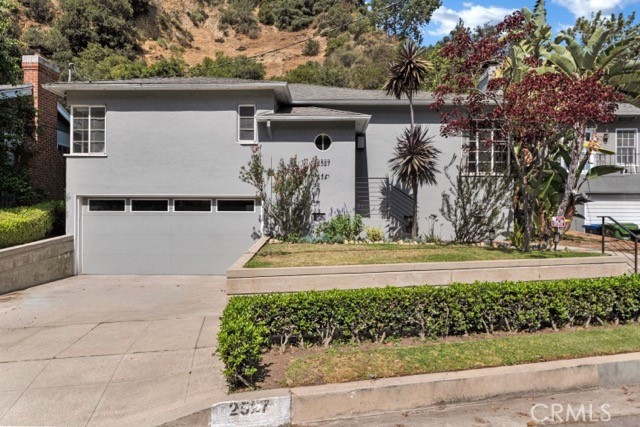 2527 Canyon Drive