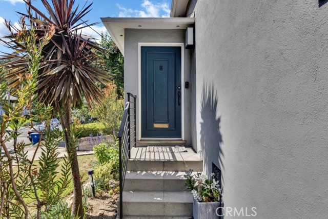 2527 Canyon Drive