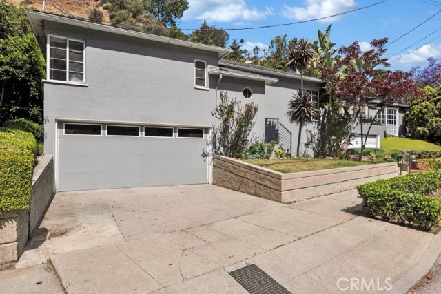 2527 Canyon Drive