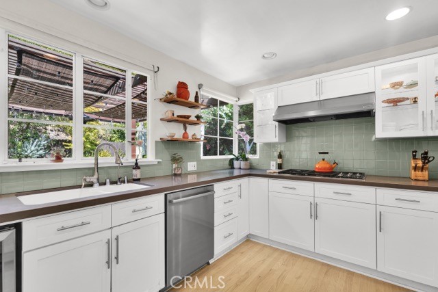 2527 Canyon Drive