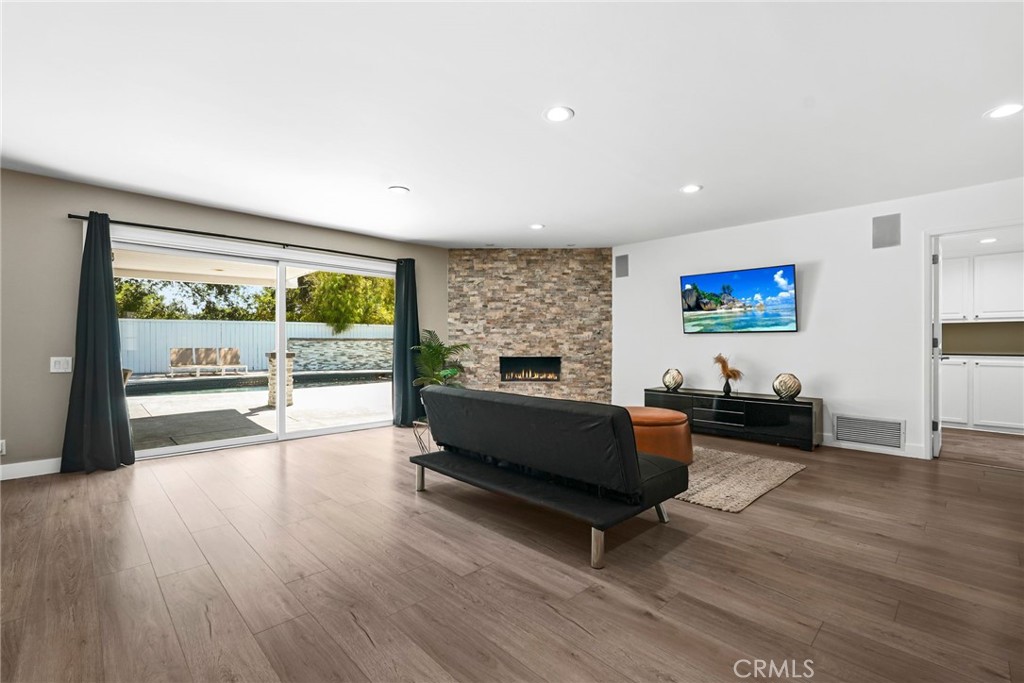 7026 Scarborough Peak Drive