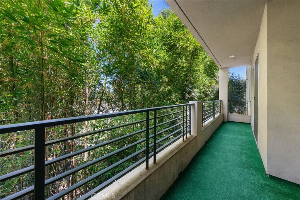 11115 Acama Street 305