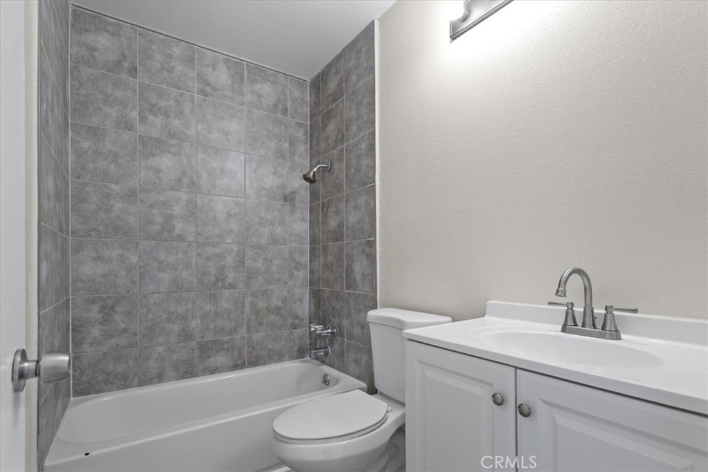 16710 Orange Avenue H44