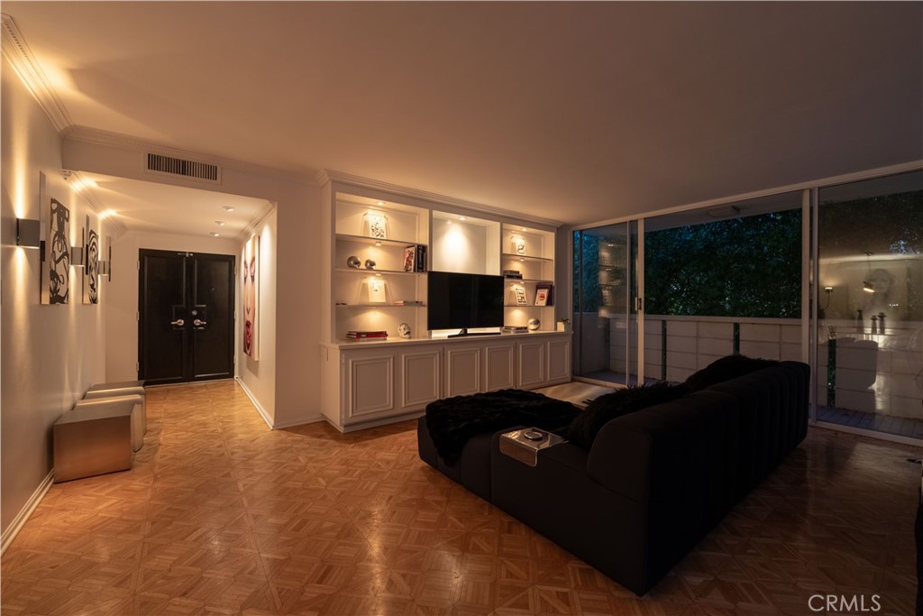 8787 Shoreham Drive 201