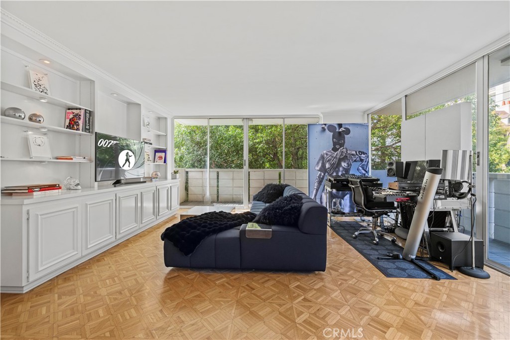 8787 Shoreham Drive 201