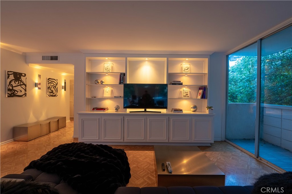 8787 Shoreham Drive 201