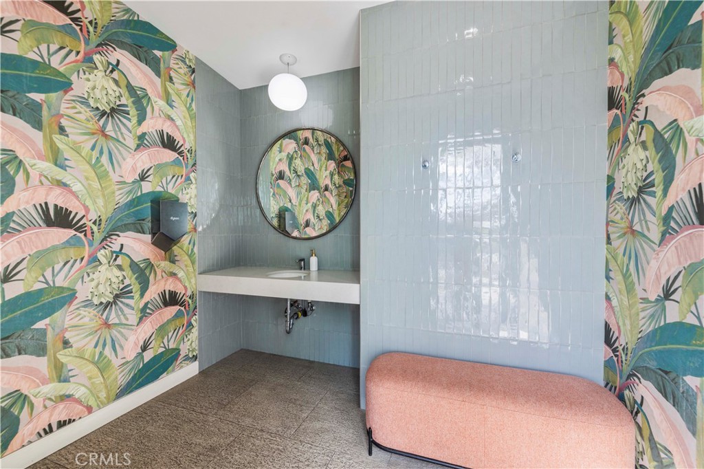 8787 Shoreham Drive 201