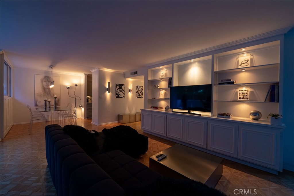 8787 Shoreham Drive 201