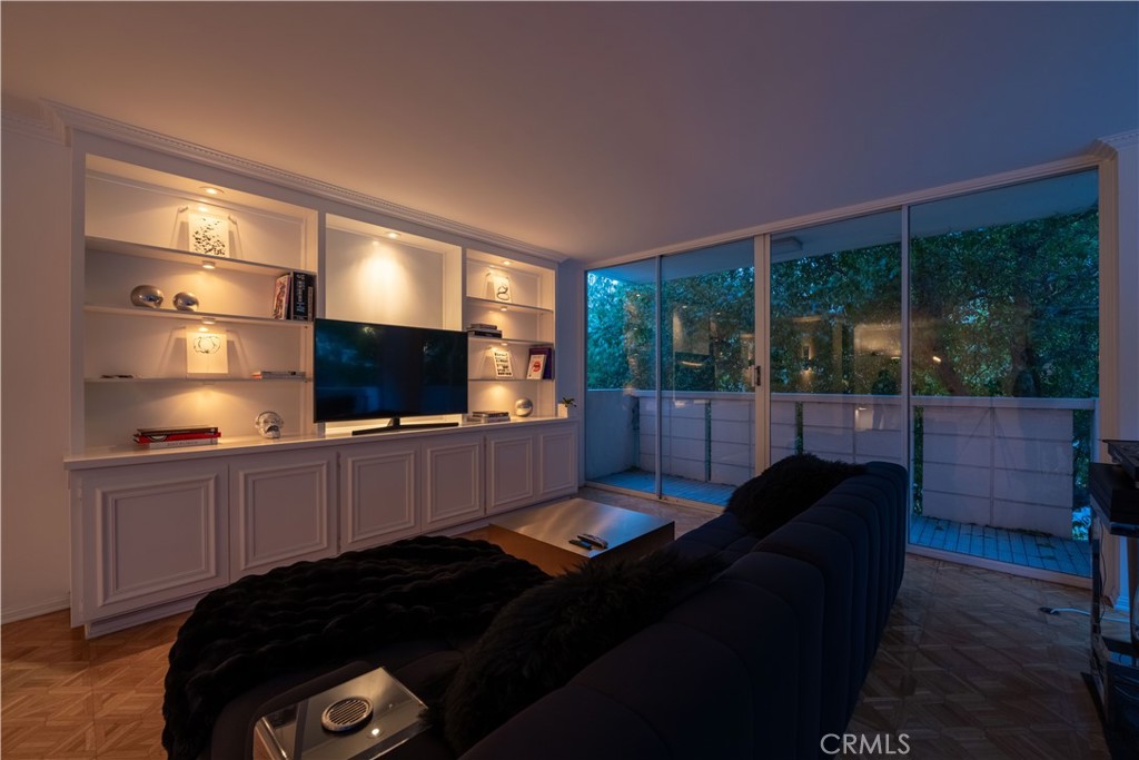 8787 Shoreham Drive 201