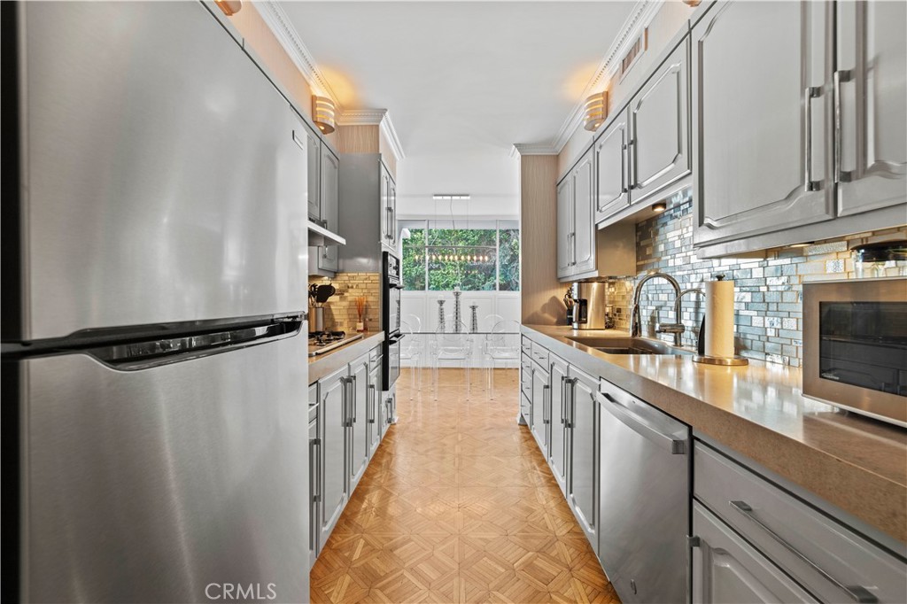 8787 Shoreham Drive 201