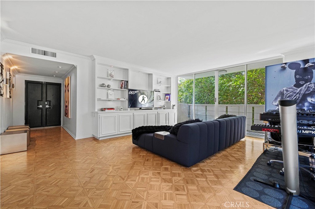 8787 Shoreham Drive 201