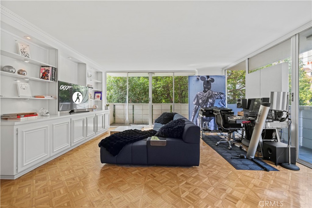 8787 Shoreham Drive 201