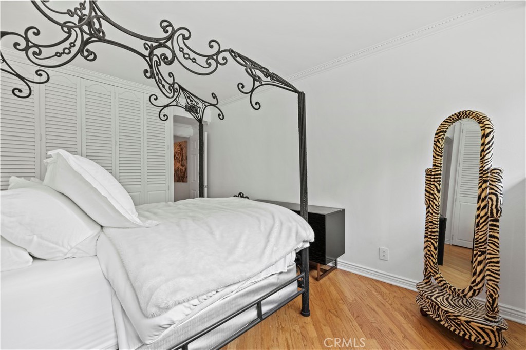 8787 Shoreham Drive 201