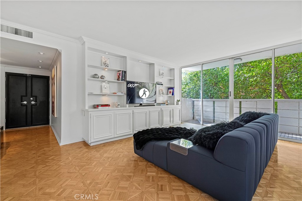 8787 Shoreham Drive 201