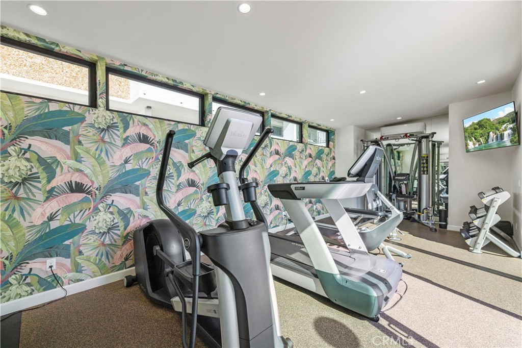 8787 Shoreham Drive 201