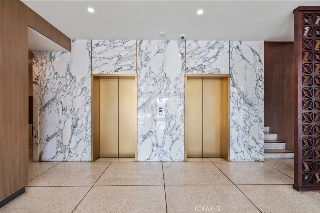 8787 Shoreham Drive 201