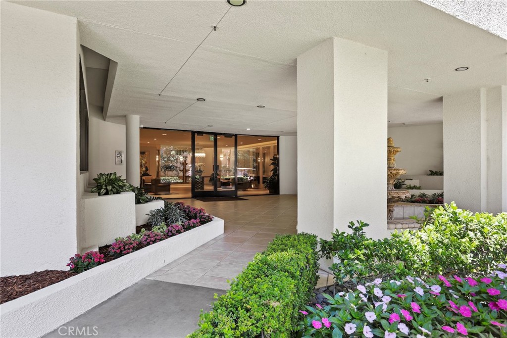 2122 Century Park Lane 108