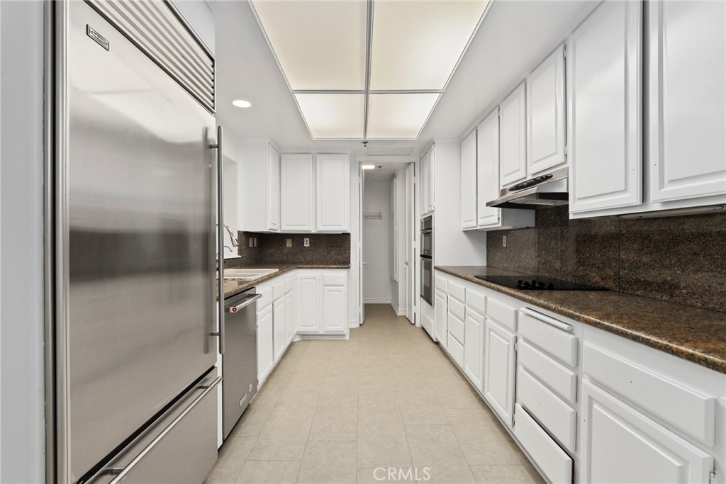 2122 Century Park Lane 108
