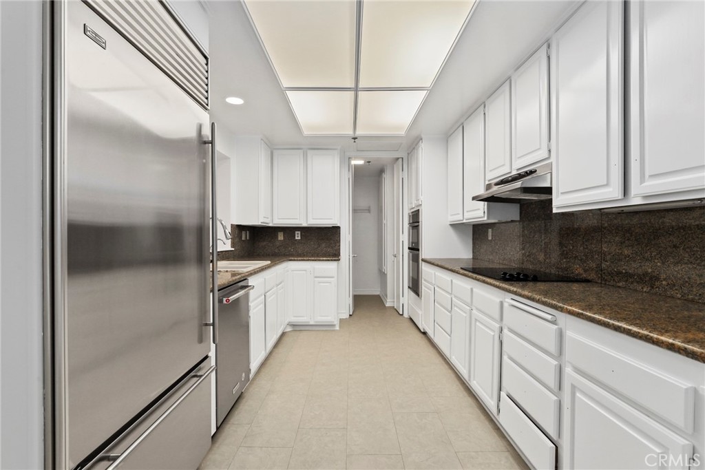 2122 Century Park Lane 108