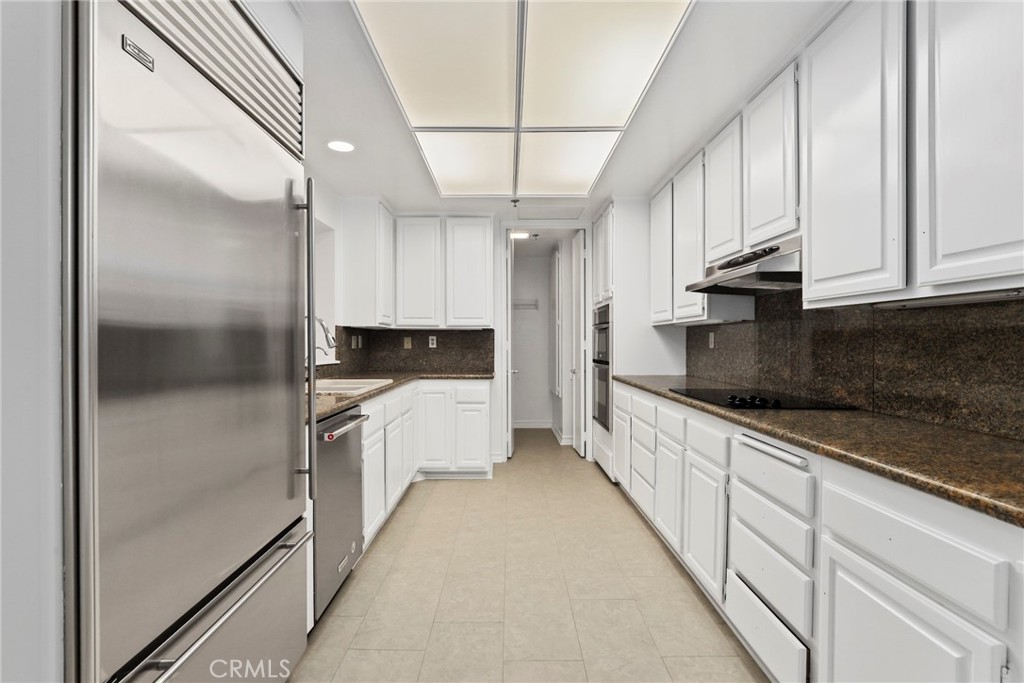 2122 Century Park Lane 108