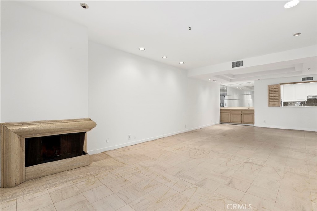 2122 Century Park Lane 108