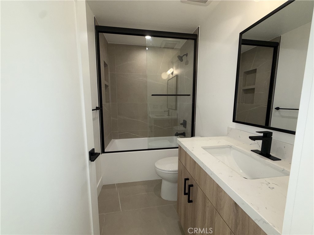 4454 Clinton Street 1/2