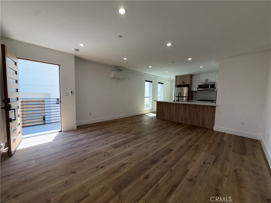 4454 Clinton Street 1/2