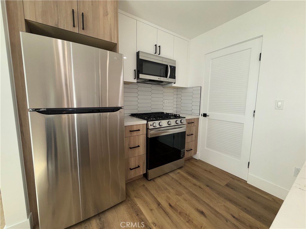 4454 Clinton Street 1/2