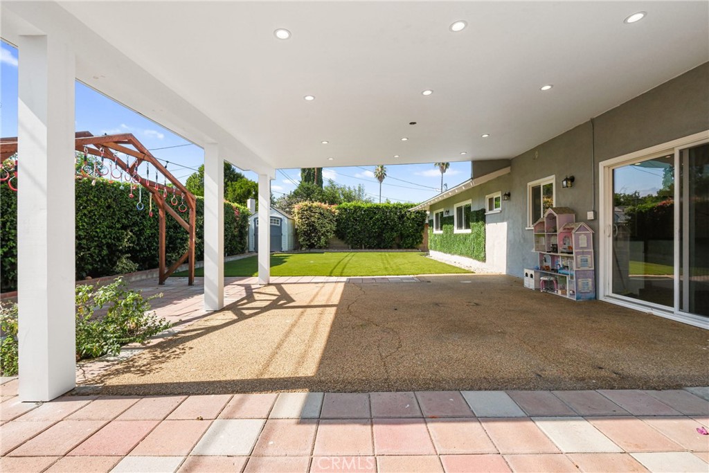 6615 Farralone Avenue