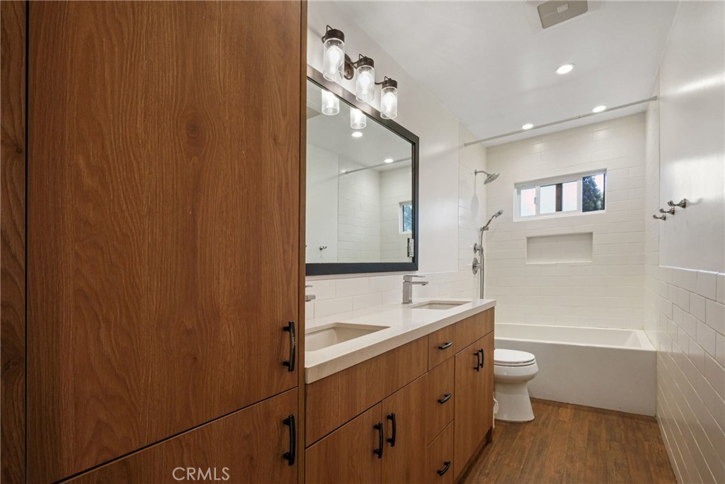 6615 Farralone Avenue