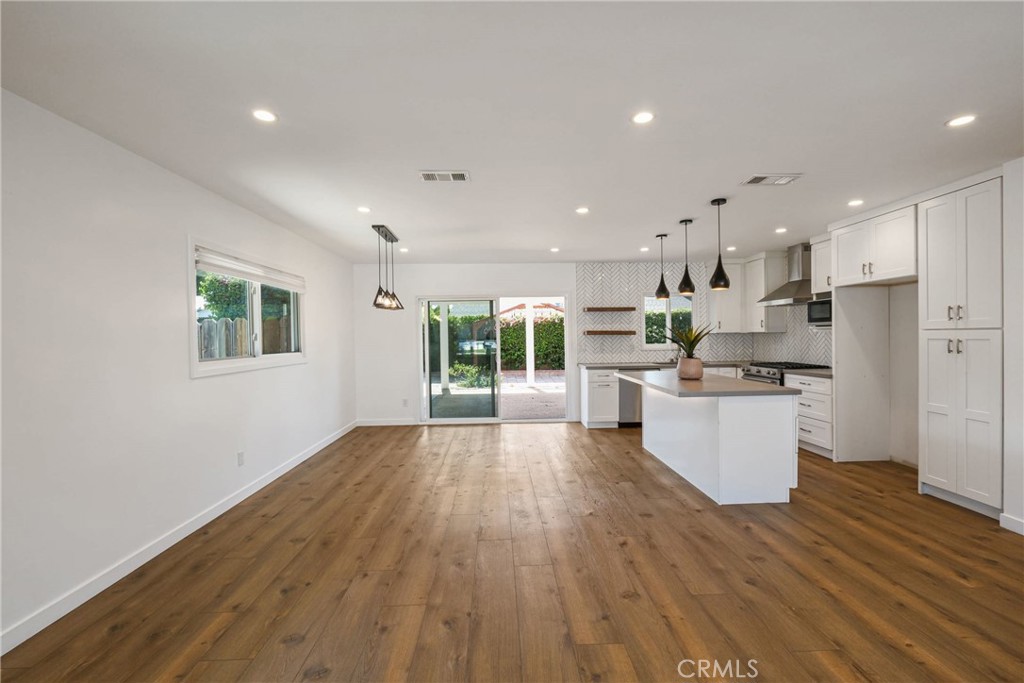 6615 Farralone Avenue