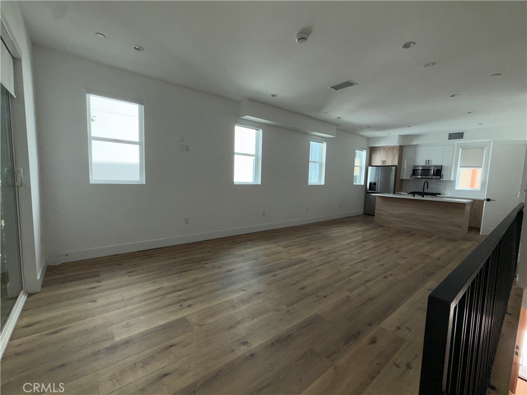 5044 Laurel Canyon Boulevard 2