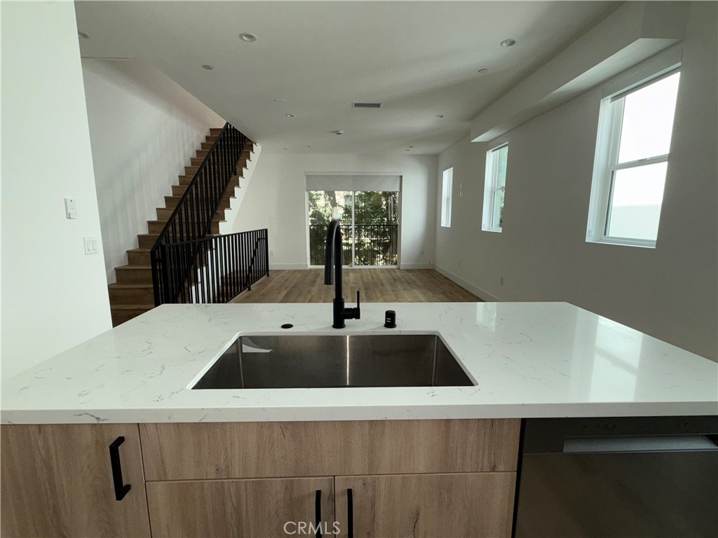 5044 Laurel Canyon Boulevard 2