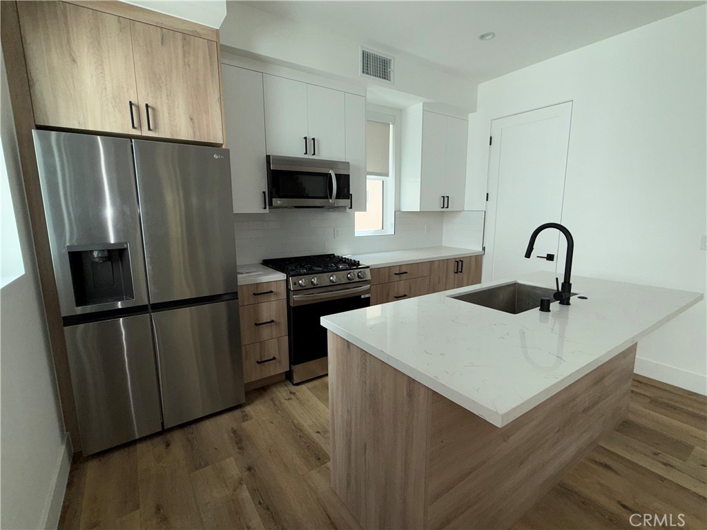 5044 Laurel Canyon Boulevard 2