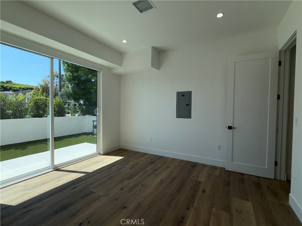 5044 Laurel Canyon Boulevard