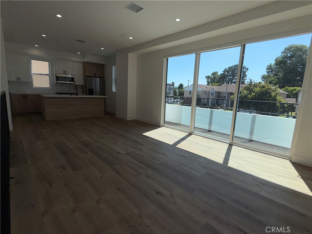 5044 Laurel Canyon Boulevard