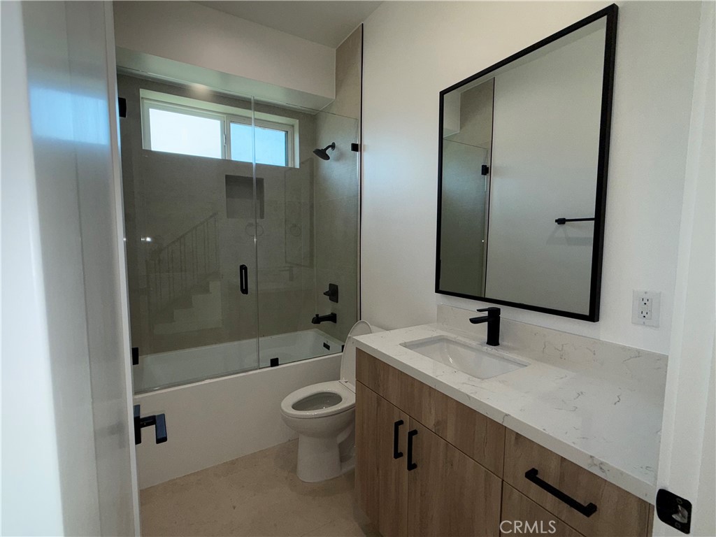 5044 Laurel Canyon Boulevard