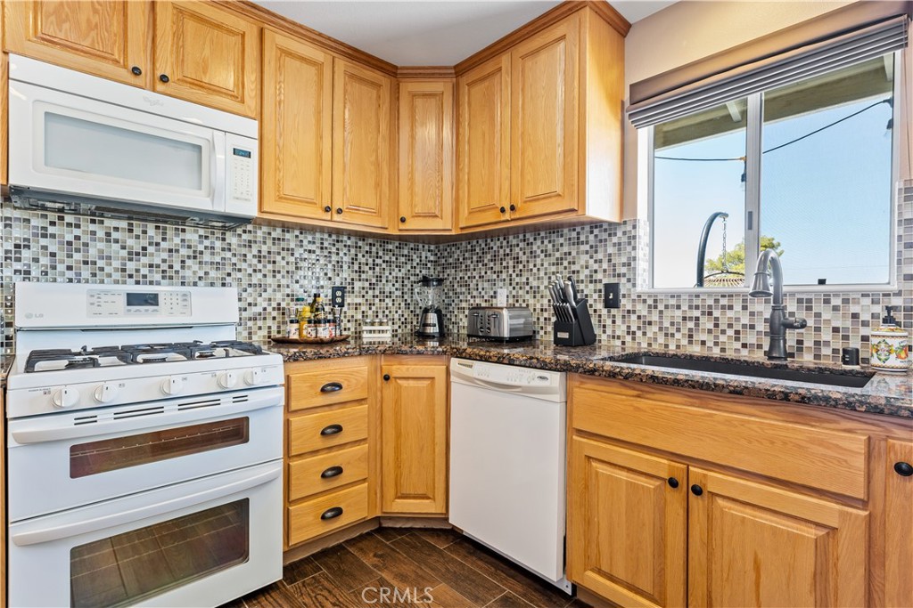 58338 Desert Gold Drive