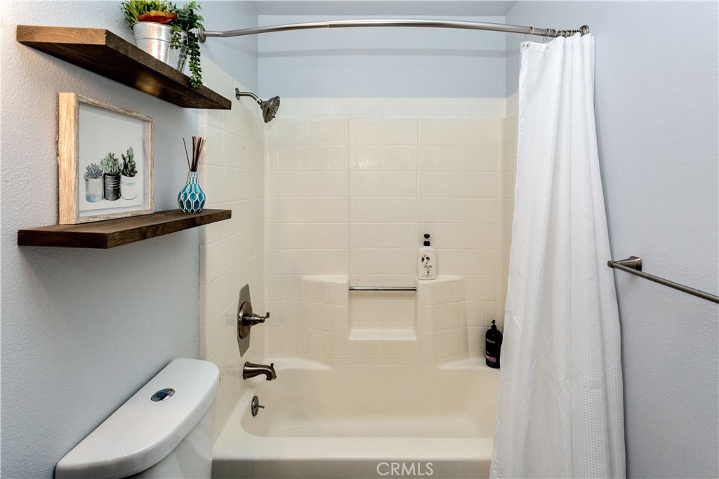 58338 Desert Gold Drive