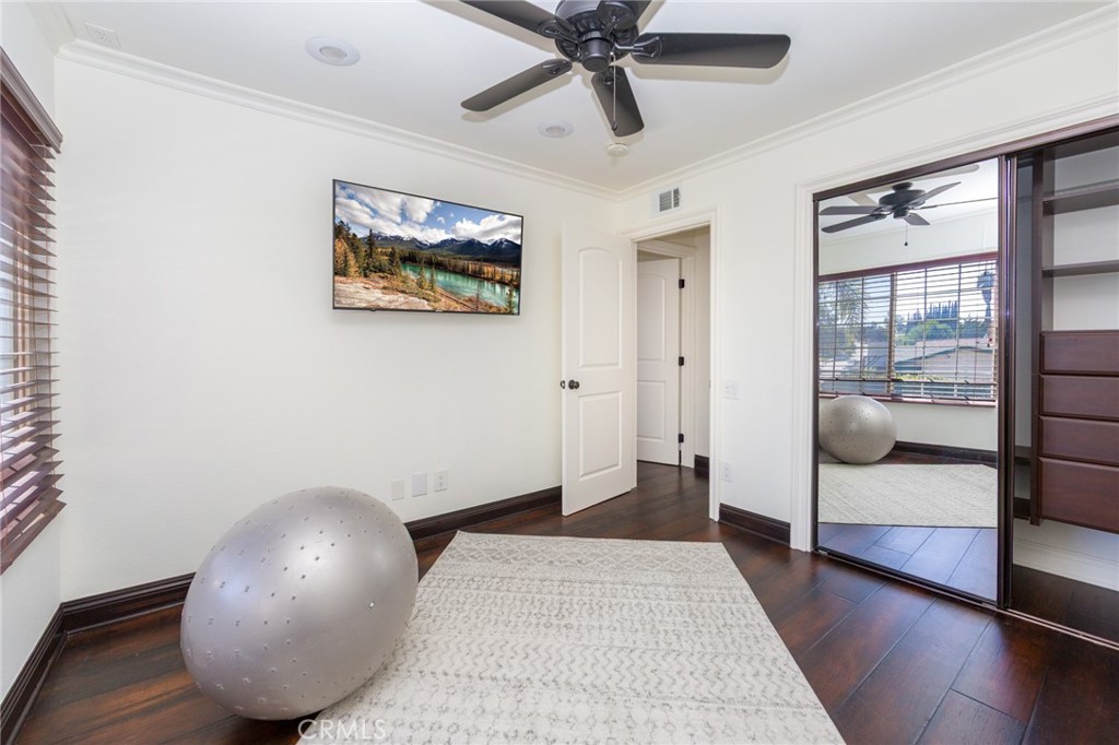 1305 Sheffield Place