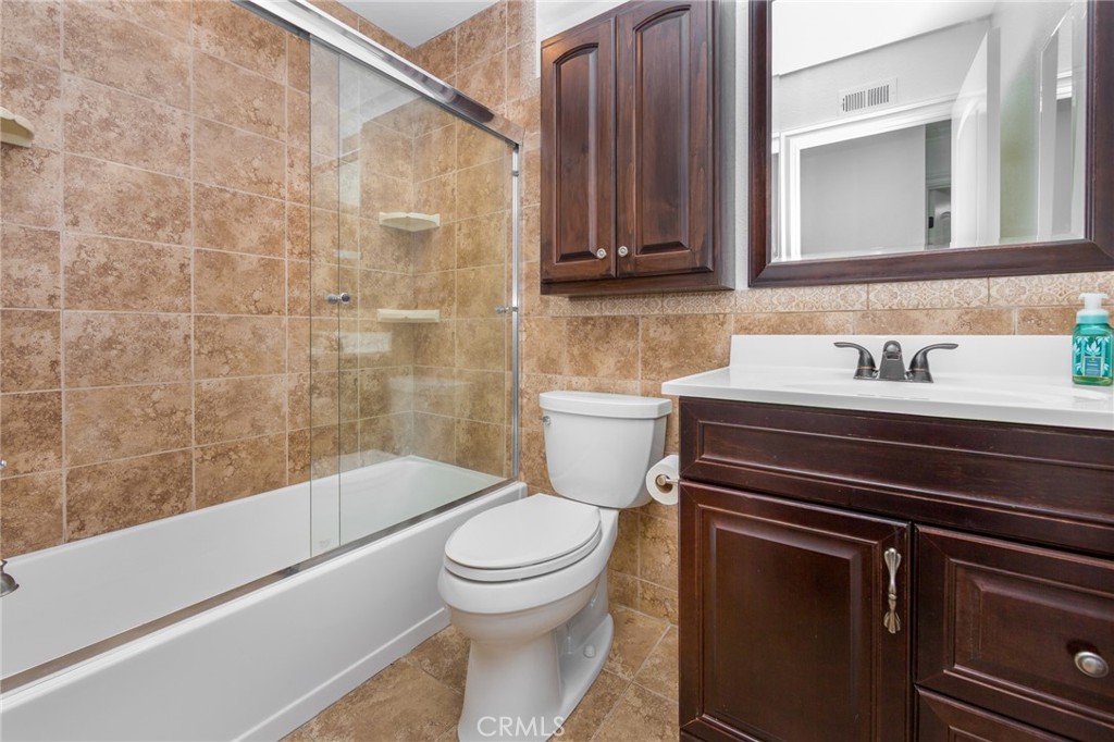 1305 Sheffield Place