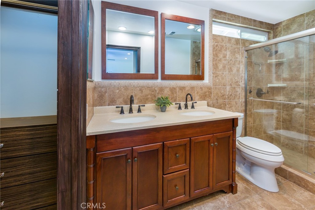 1305 Sheffield Place