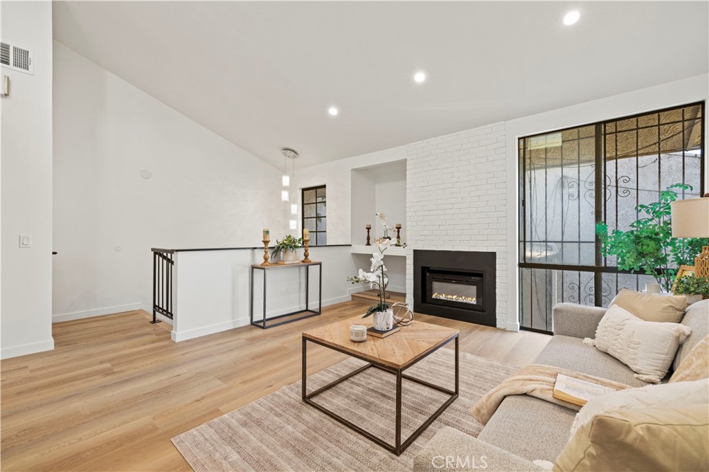 11107 Arminta Street 15