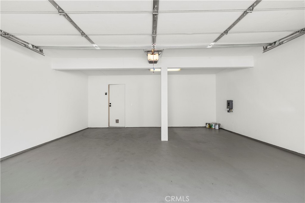 11107 Arminta Street 15