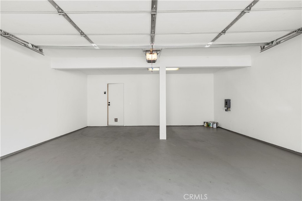 11107 Arminta Street 15