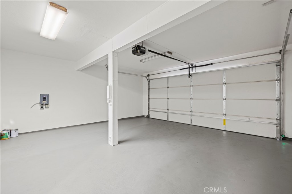 11107 Arminta Street 15