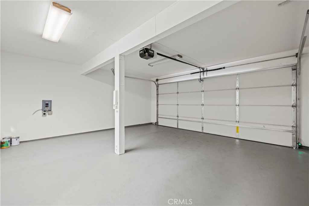 11107 Arminta Street 15